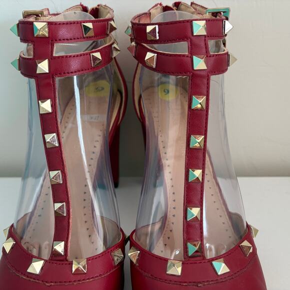 Adrienne Vittadini Red Studded T-Strap Block Heels Back Zip - Picture 3 of 12